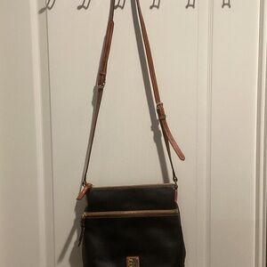 NWOT Dooney & Bourke Pebble Grain Leather Crossbody Bag